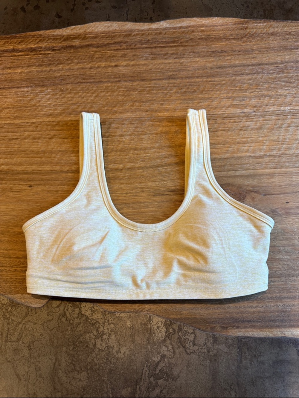 ALO Yoga Alosoft Center Stage Bra Warm Butter Yellow S - Picture 4 of 6